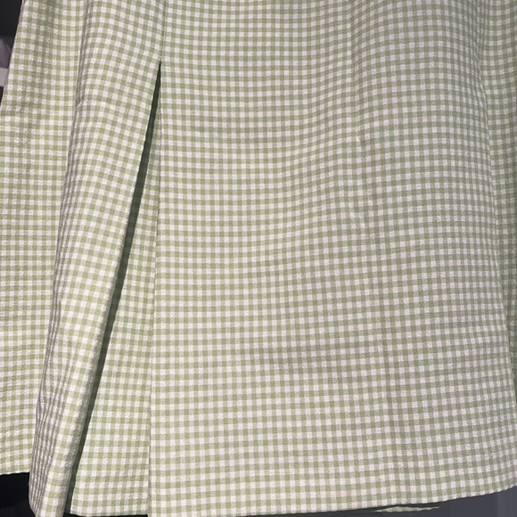 Cute little green and white skirt🌵 - Picture 2 of 2